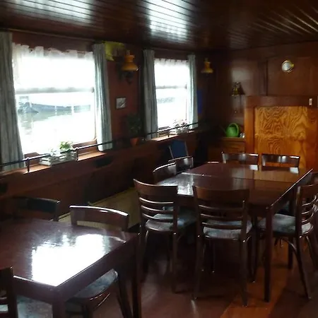 Bateau-hôtel Anna Maria Ii *