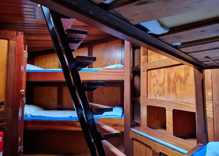 Botel Anna Maria Ii *